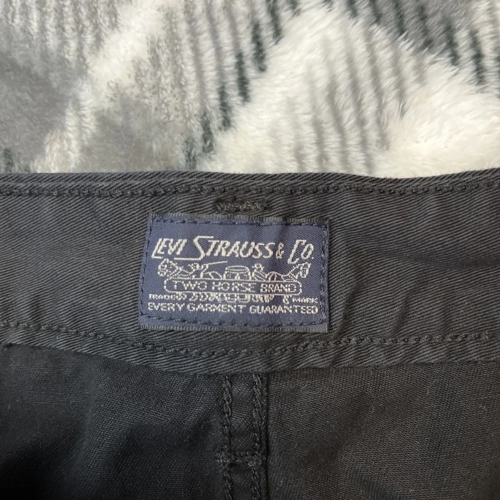 Levis Mens Carrier Cargo Shorts Size 42 Black Cotton Casual & Stylish Shorts EUC